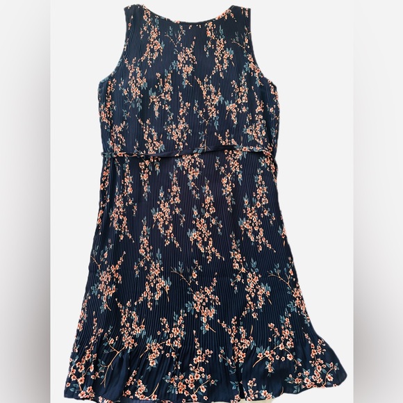Banana Republic Floral Pleated Dress - Picture 7 of 10